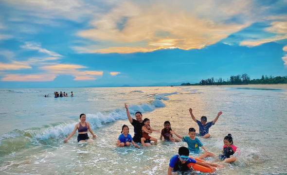 Review Khu Nghỉ Dưỡng Bãi Biển Hòn Bà Lagi: Hướng Dẫn và Bảng Giá